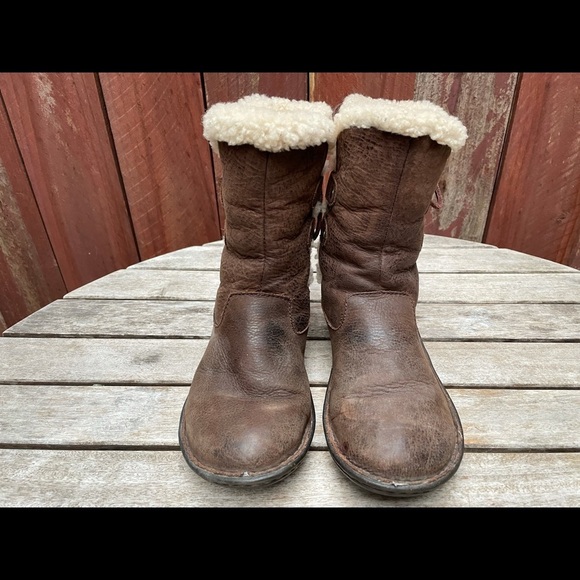 UGG Australia Akadia Shearling Lined Winter Boots - Picture 2 of 9